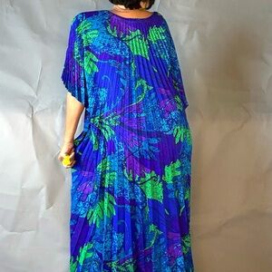 Green castle caftan